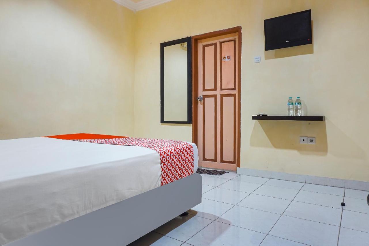 Oyo 90923 Makassar Cottage Balangberu Exterior photo